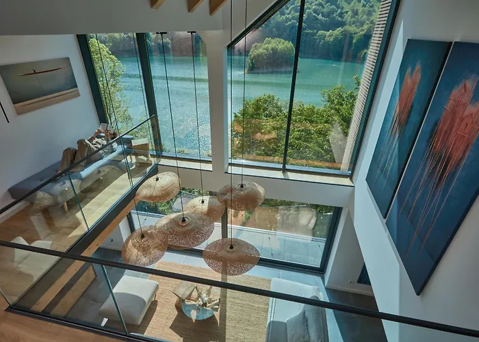Utopia Lake View