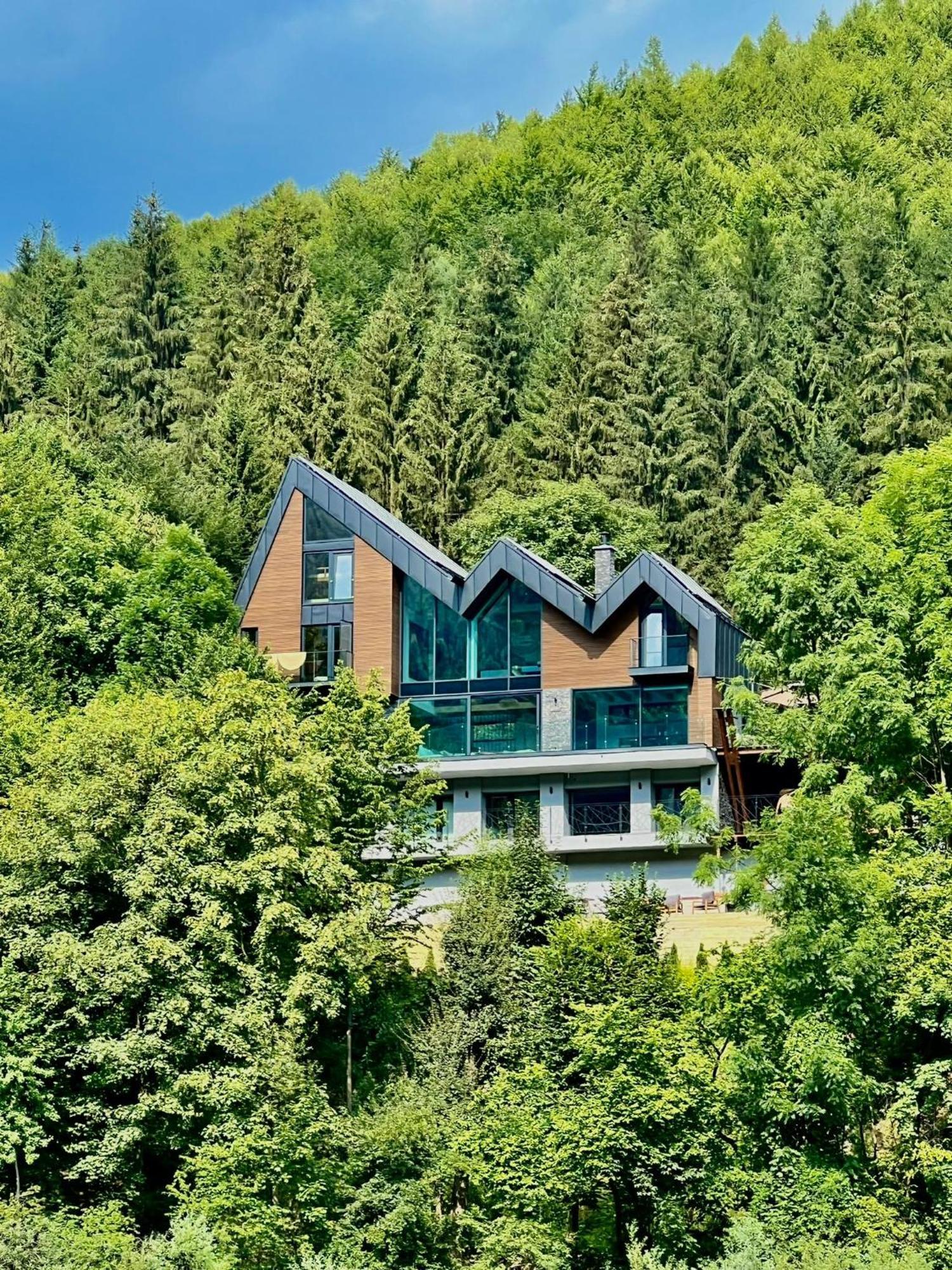 Lodge Utopia View