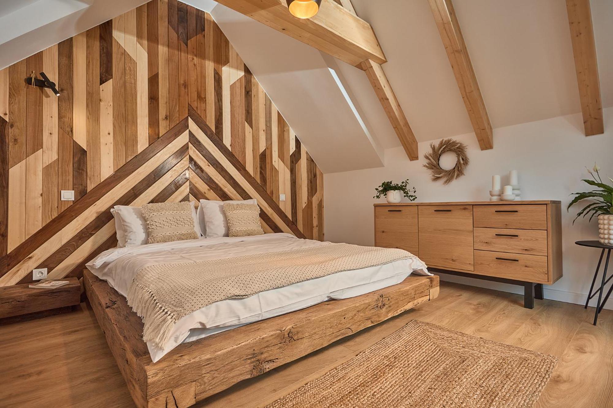 Utopia View Lodge *